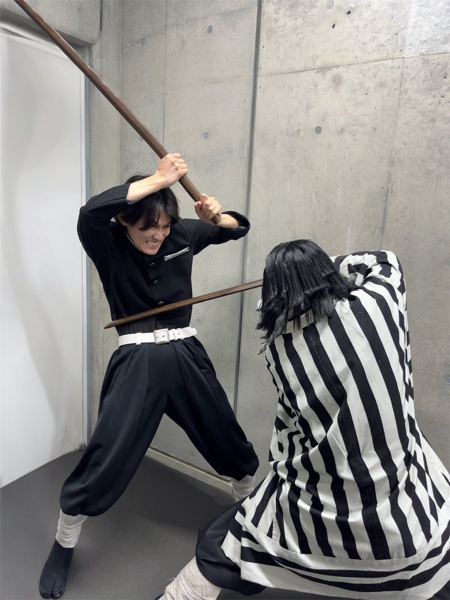 masaya_ito07's tweet photo. 舞台「鬼滅の刃」其ノ陸 柱稽古・無限城 突入
9日目ご来場ありがとうございました

蛇柱様の稽古へ！！
よっしゃあ！諦めない！！諦めないぞぉー！！

……

#舞台鬼滅の刃 #伊黒小芭内 https://t.co/prt1w8yzWV