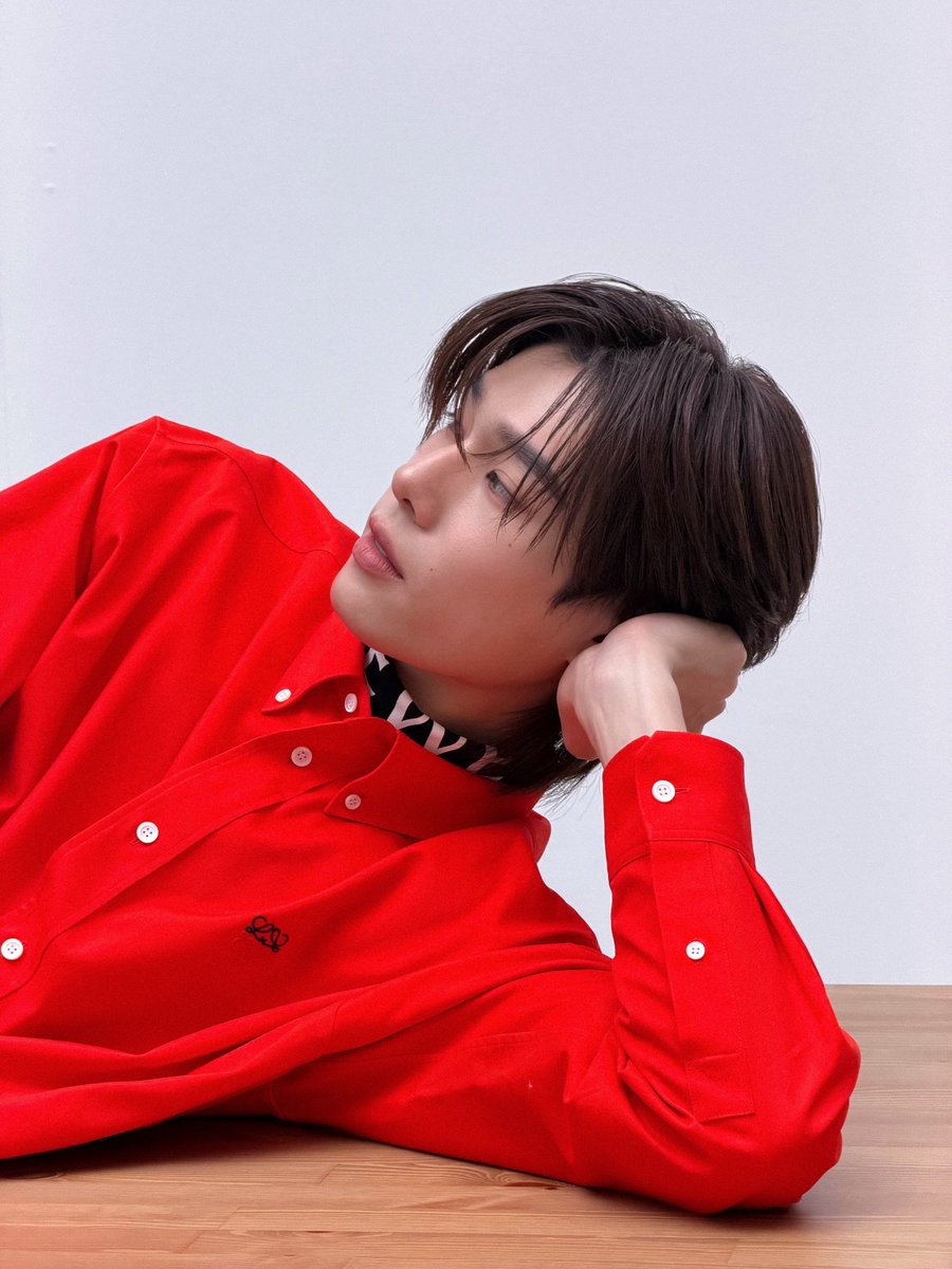 PPWJDGF2023's tweet photo. 20260623 - IG: gamemygb 

🤍 @phuwintang for @LoeweOfficial @ELLEThailand

@.winchattra 
@.mtheerat 
@.ammy_supannika 
@.yingyayapanikom 

#Gamemymakeup ✨🤟🏼💖

#ELLEJune2026 
#ELLEThailand #LOEWE 
#phuwintang #LOEWExPhuwin https://t.co/x3CNH6ZxU2