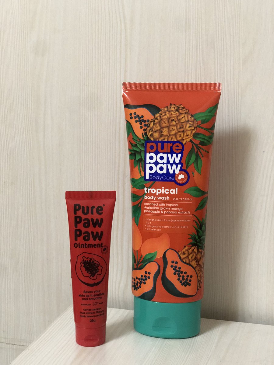 tqeach's tweet photo. Aku tuh tipe orang yang kalau suatu produk habis dan langsung pengen repurchase, berarti memang cocok. Ada yang sama ga sih?
Apalagi ama yang dua ini https://t.co/fbXQj22pr8