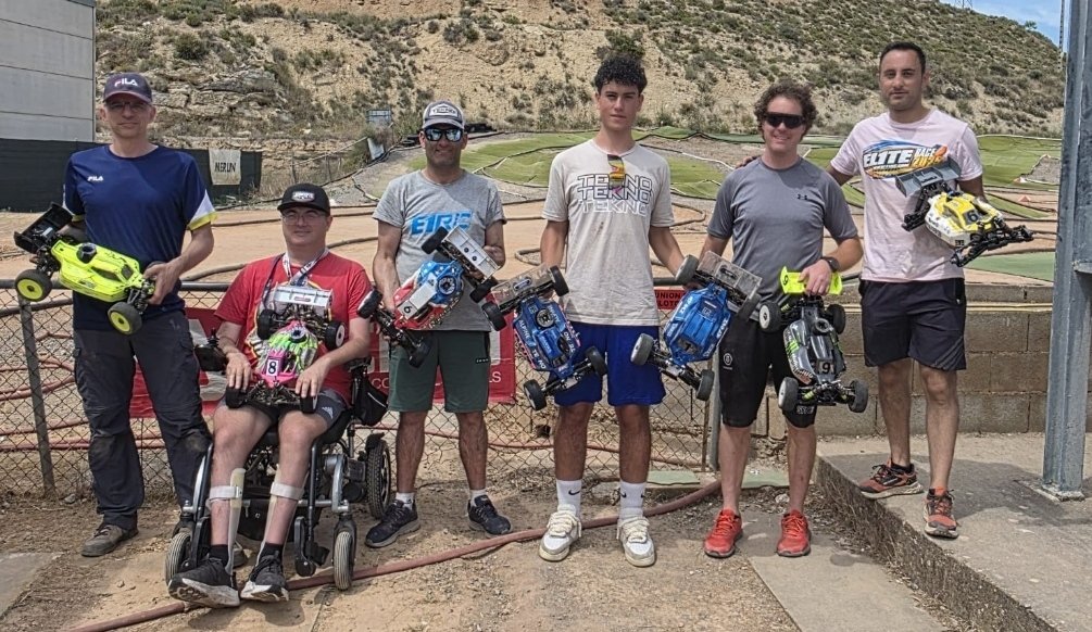 ClubMCastilla's tweet photo. El circuito de Logroño vibró el pasado fin de semana con la 3ª prueba del Campeonato Inter-Regional CyL-Asturias-La Rioja 1/8 Eco y Nitro 2026. La cita estuvo marcada por el alto nivel de la competición y por la brillante actuación de los pilotos del Club Modelismo Castilla. https://t.co/2frup18q2S