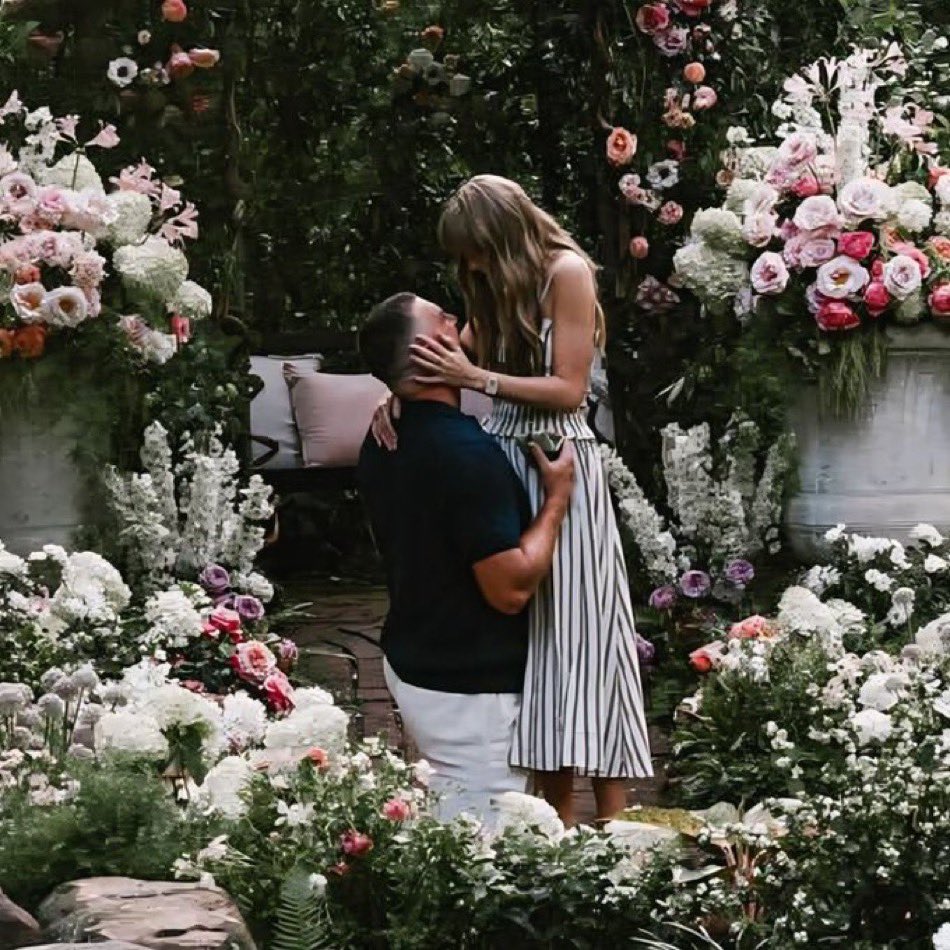 lolatayvis's tweet photo. one day you’re messing up last kiss twice in KC the next you’re getting engaged in KC https://t.co/fwzQjmBp0U