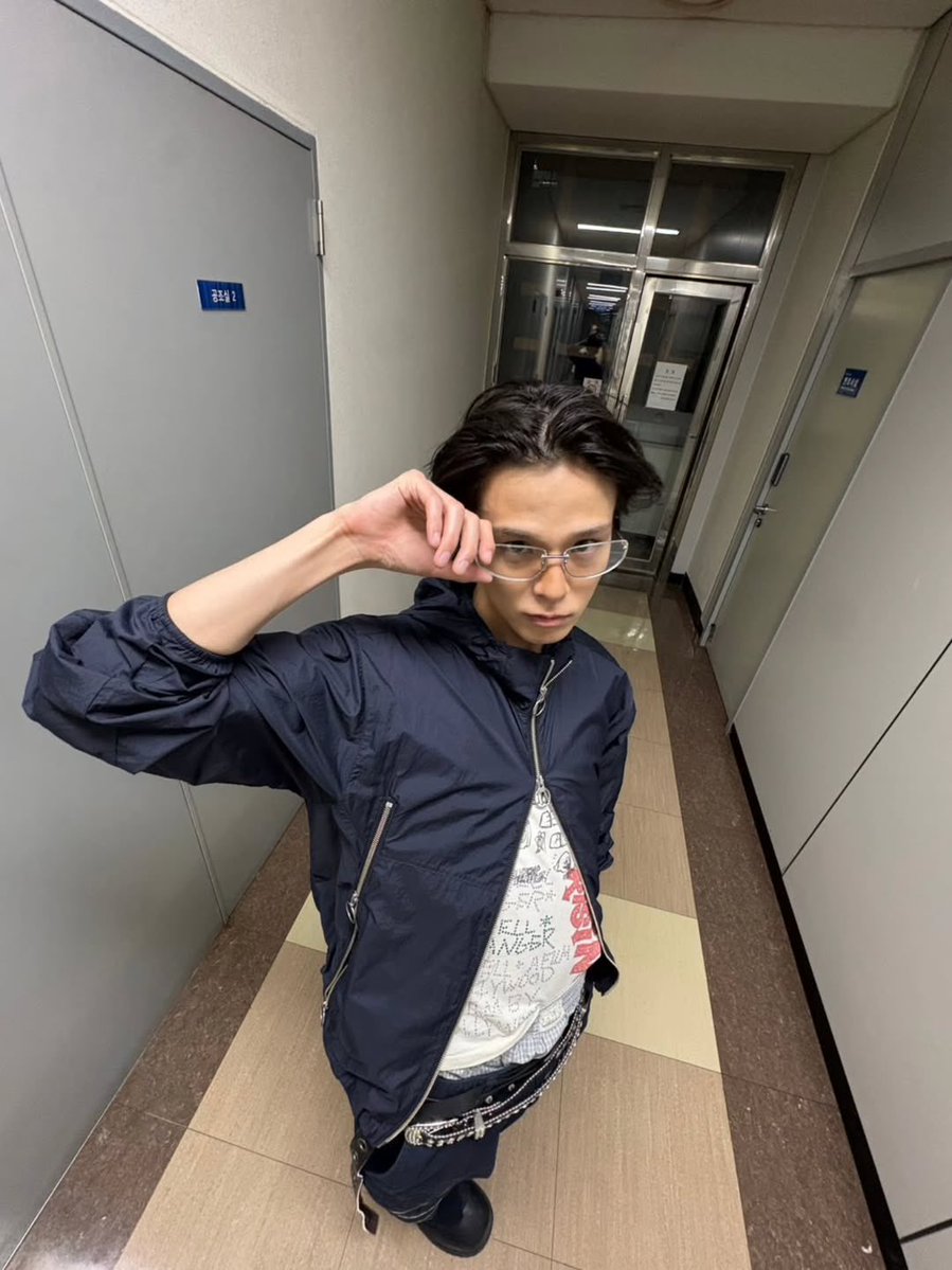 asahiflare's tweet photo. asahi instagram post 📸 #아사히

“if i if i if i if i” https://t.co/wIjsigimxK