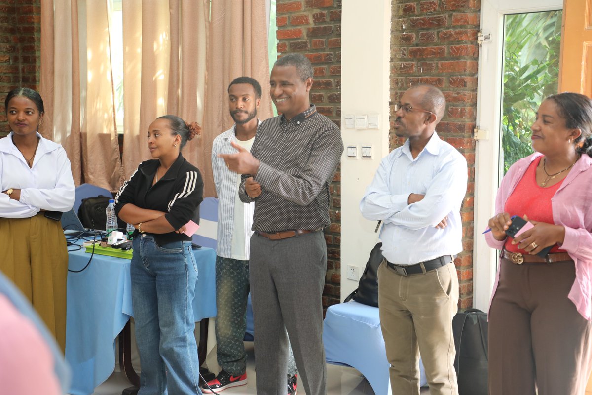 AddisIlo's tweet photo. Core skills power employability &amp; future ready learning

Through @ilo Global Skills Programme in #Ethiopia, funded by @noradno  about 35 TVT trainers in Hawassa are strengthening core skills in teaching, curricula &amp; assessment.

💼 Employability
🌱 Green skills
🚀 Decent work https://t.co/g7q73BCNdj