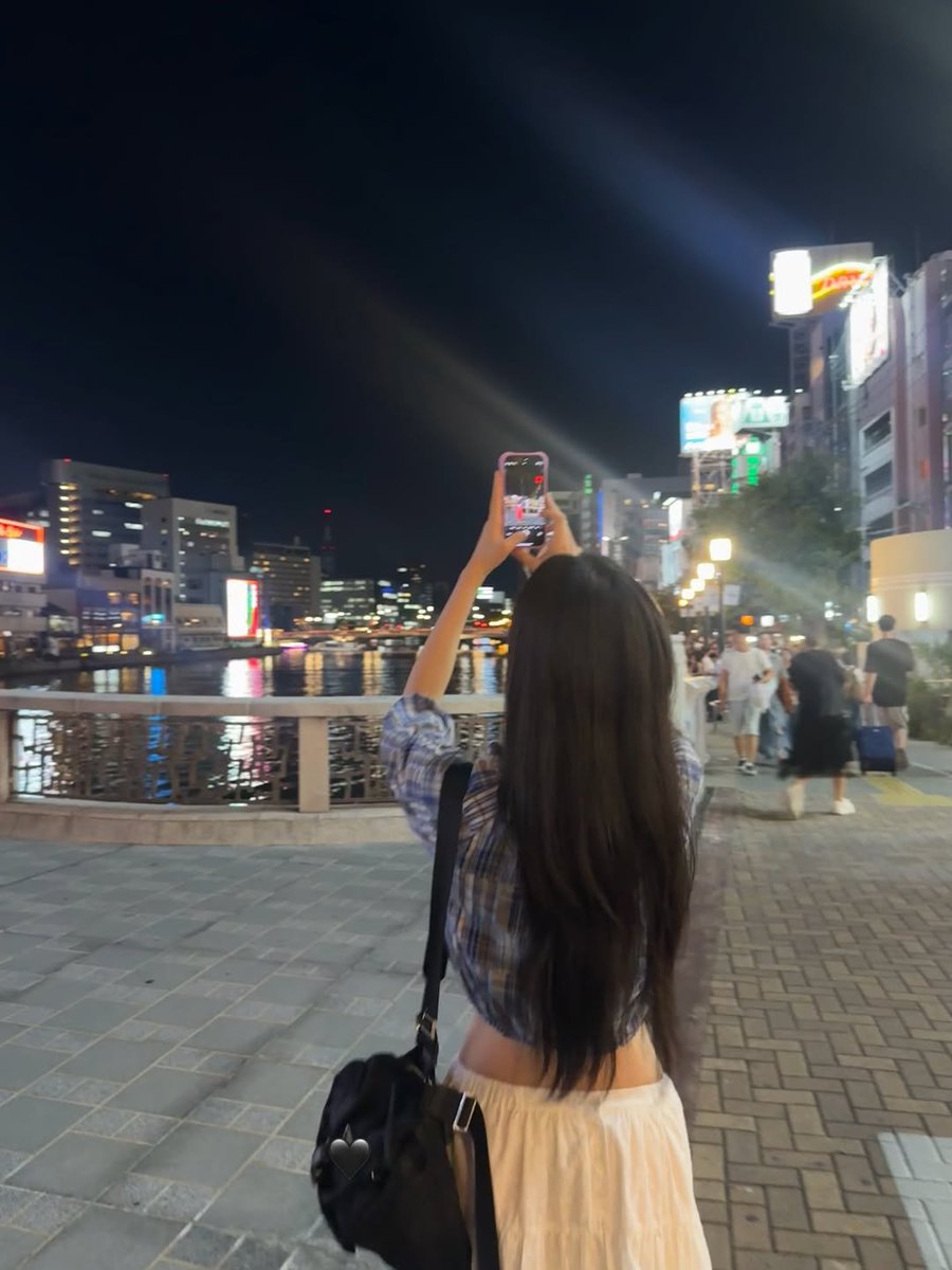 ofYoonseo's tweet photo. remembering how bright and sunny those days were makes me want to book a flight back immediately. definitely missing it a little extra today . ˖𓂃 𖹭 https://t.co/7IsMdRkc4C