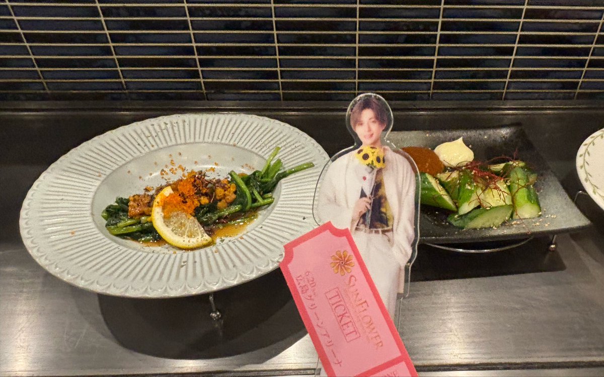 kabo_fsna's tweet photo. 広島はけいちゃんのスタンプラリーとLIVEの盛りだくさんでめちゃくちゃ楽しかった🌻今回は初めてウニホーレンも食べれたのもうれしくて☺️
そしてもうすでにLIVE行きたい✨

#FANTASTICS
#SUNFLOWER #SF_FNT https://t.co/zX3TGX5GSF