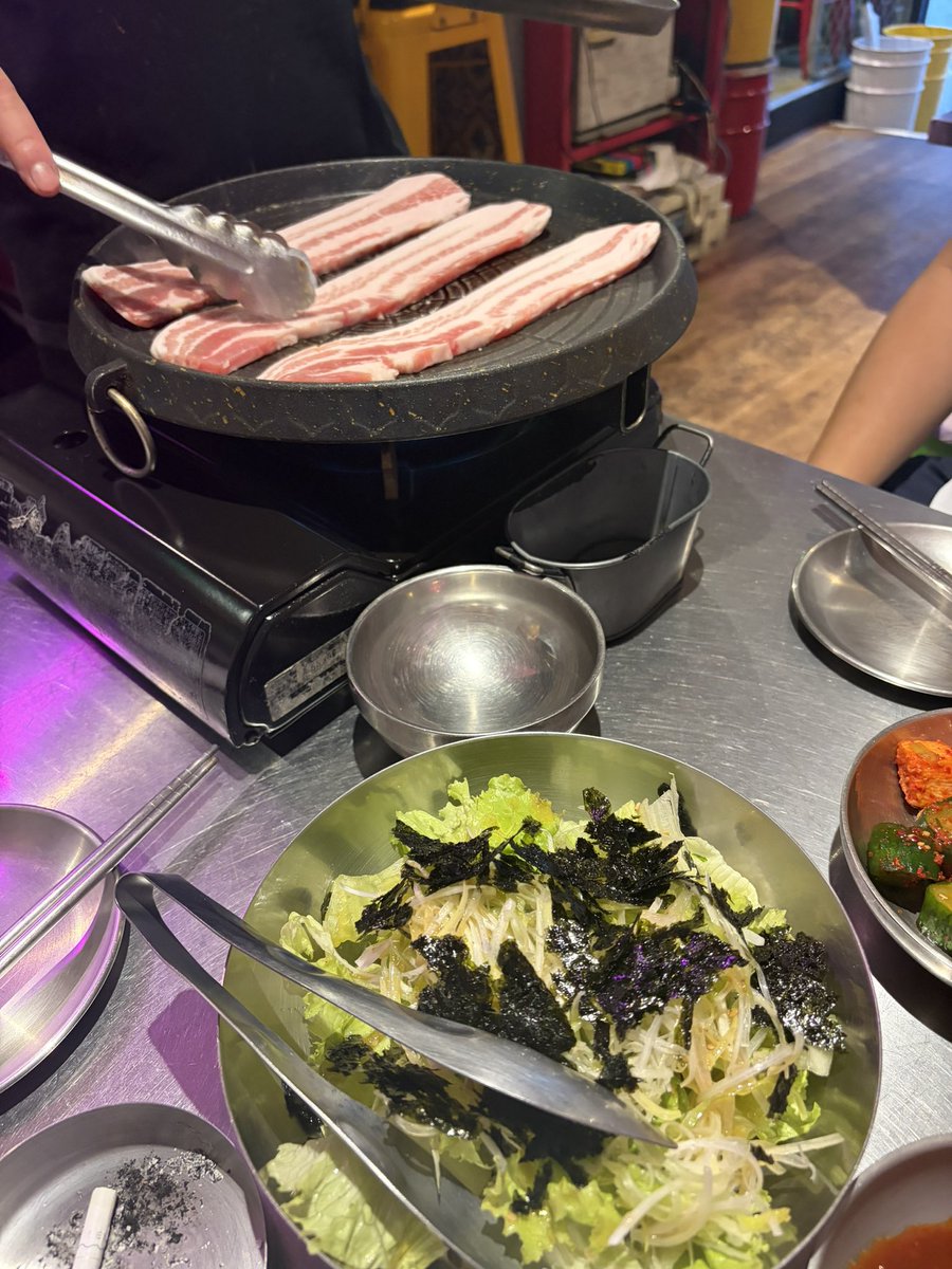 ochaco121's tweet photo. お腹はち切れた
明日ご飯いらない( ´･ω･`) https://t.co/YhoD4qN8zc
