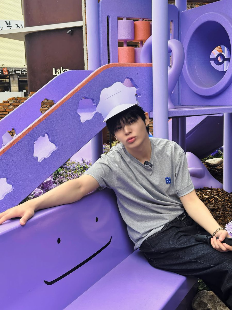 evnne_hanbin's tweet photo. [📷] 260623 JUNGHYUN #문정현

"pokeMOON😉" https://t.co/fkoFObaccw
