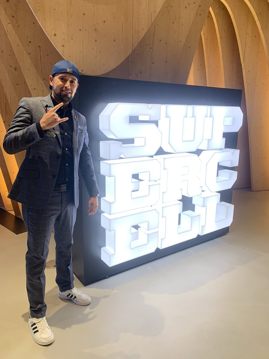 shioNwu's tweet photo. 🔥Por lo regular toca felicitar a todos… 

Sin embargo, hoy me quiero felicitar por mis 40 años de vida, por siempre creer en mi, por confiar en que sí podía, por salir del parámetro, por ser diferente, por hacer el cambio, por no rendirme, por ser valiente…

Gracias Dios por siempre traerme de la mano, y a ese Ángel que me cuida en todo momento desde el cielo, algún día nos volveremos a encontrar…

Estoy a la mitad del camino, vamos por otros 40 años más llenos de fuego🤟🏼🔥