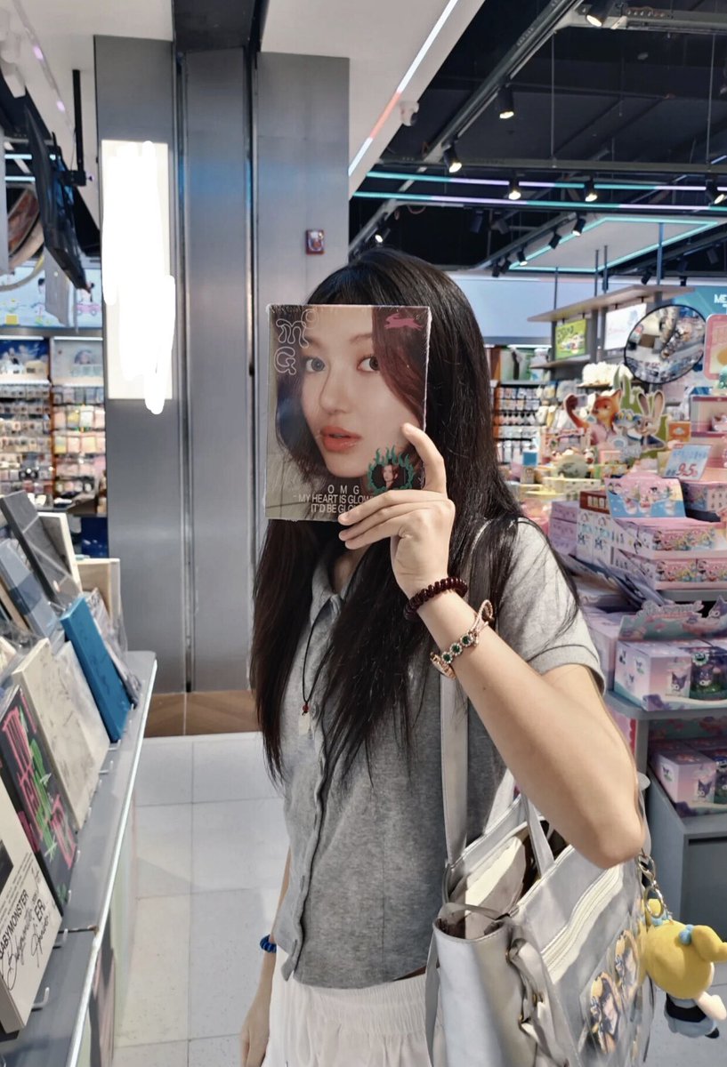 modaniglobal's tweet photo. 💌 📜

#다니엘 #DANIELLE #ダニエル https://t.co/evsLT5bNtn