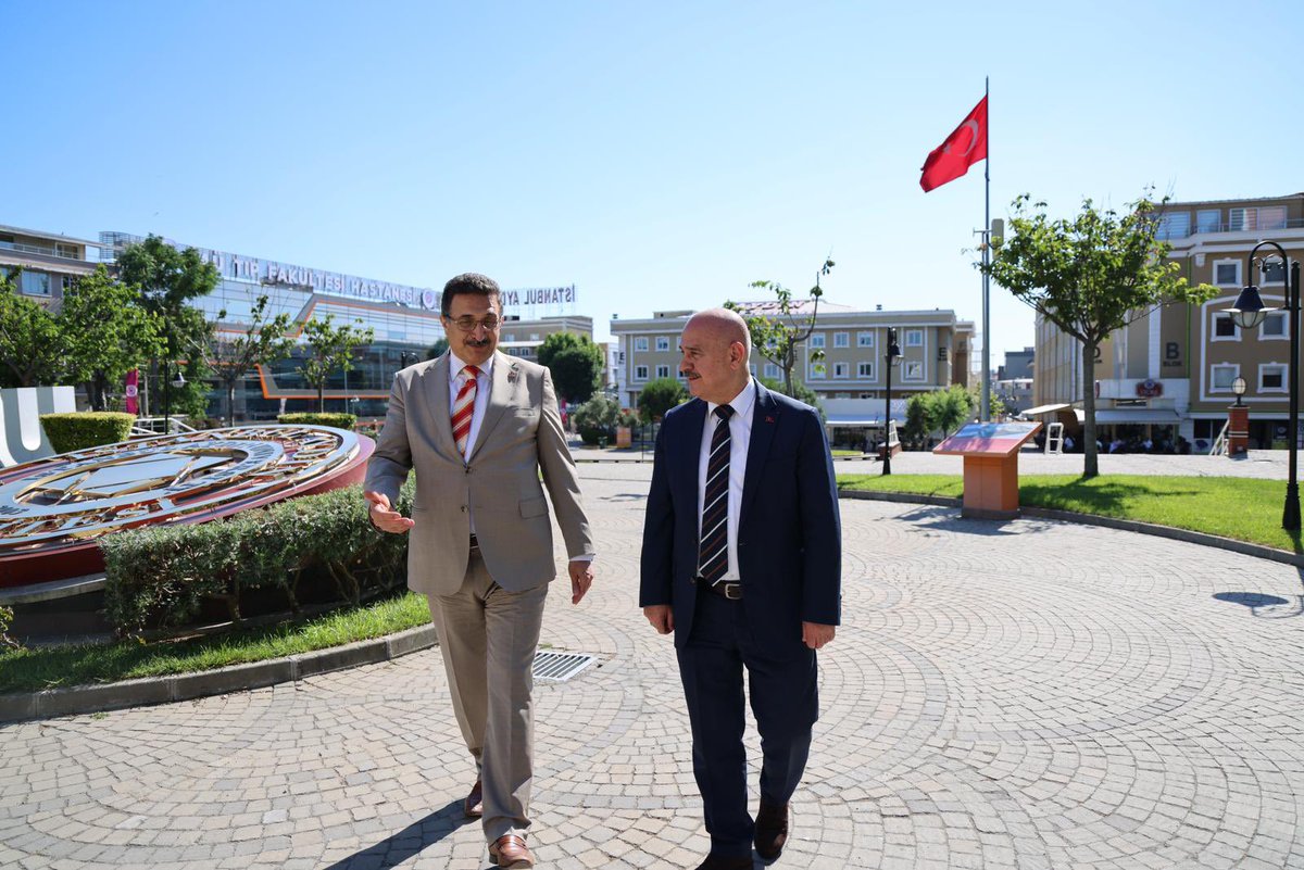 ihaydin's tweet photo. Düzce Üniversitesi Rektörü Sayın Prof. Dr. Nedim Sözbir’i üniversitemizde ağırlamaktan memnuniyet duydum.

Gerçekleştirdiğimiz görüşmede yükseköğretimde kalite güvencesi, araştırma ve geliştirme faaliyetleri, üniversite-sanayi iş birlikleri ile kurumlarımız arasında geliştirilebilecek ortak çalışma alanları üzerine verimli değerlendirmelerde bulunduk.

Üniversitelerimizin sahip olduğu bilgi birikimi ve deneyimin paylaşılmasının, yükseköğretim sistemimizin gelişimine önemli katkılar sağlayacağına inanıyorum.

Nazik ziyaretleri ve değerli görüşleri için Sayın Rektör Prof. Dr. Nedim Sözbir’e teşekkür ediyor, çalışmalarında başarılar diliyorum.

#İstanbulAydınÜniversitesi #DüzceÜniversitesi #Yükseköğretim #AkademikİşBirliği #KaliteGüvencesi #ÜniversitelerArasıİşBirliği #Akademi