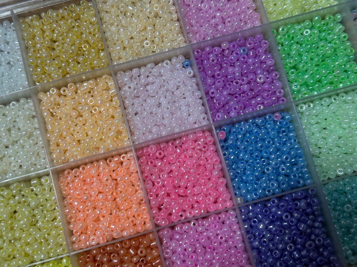 zerogwansim's tweet photo. my new beads arrived EEEEEEEEEK https://t.co/22x46yHYfU