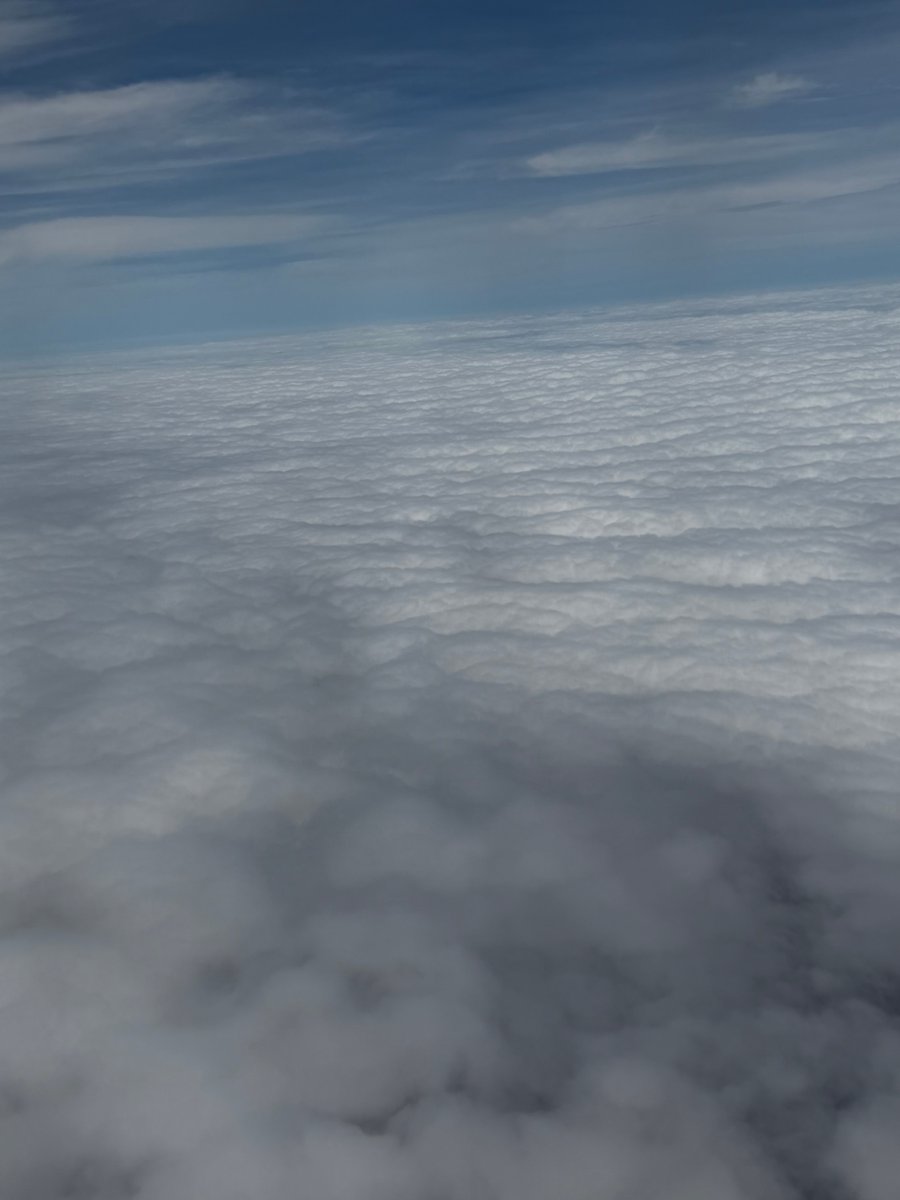 2022RX's tweet photo. 戻ればこの雲、おあづけは続く😭😭😭 https://t.co/gFqGExs1dl
