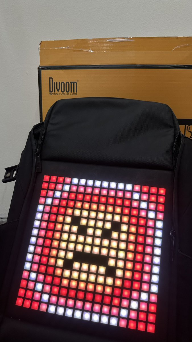 winterious23's tweet photo. #WTS 

WTS tas divoom 
(Divoom Pixoo Backpack)
Kondisi 9/10

Masih sangat bagus, LED berfungsi dengan
baik, pemakaian sangat jarang, masih lengkap dengan box

950k https://t.co/P9wSTb75Fz