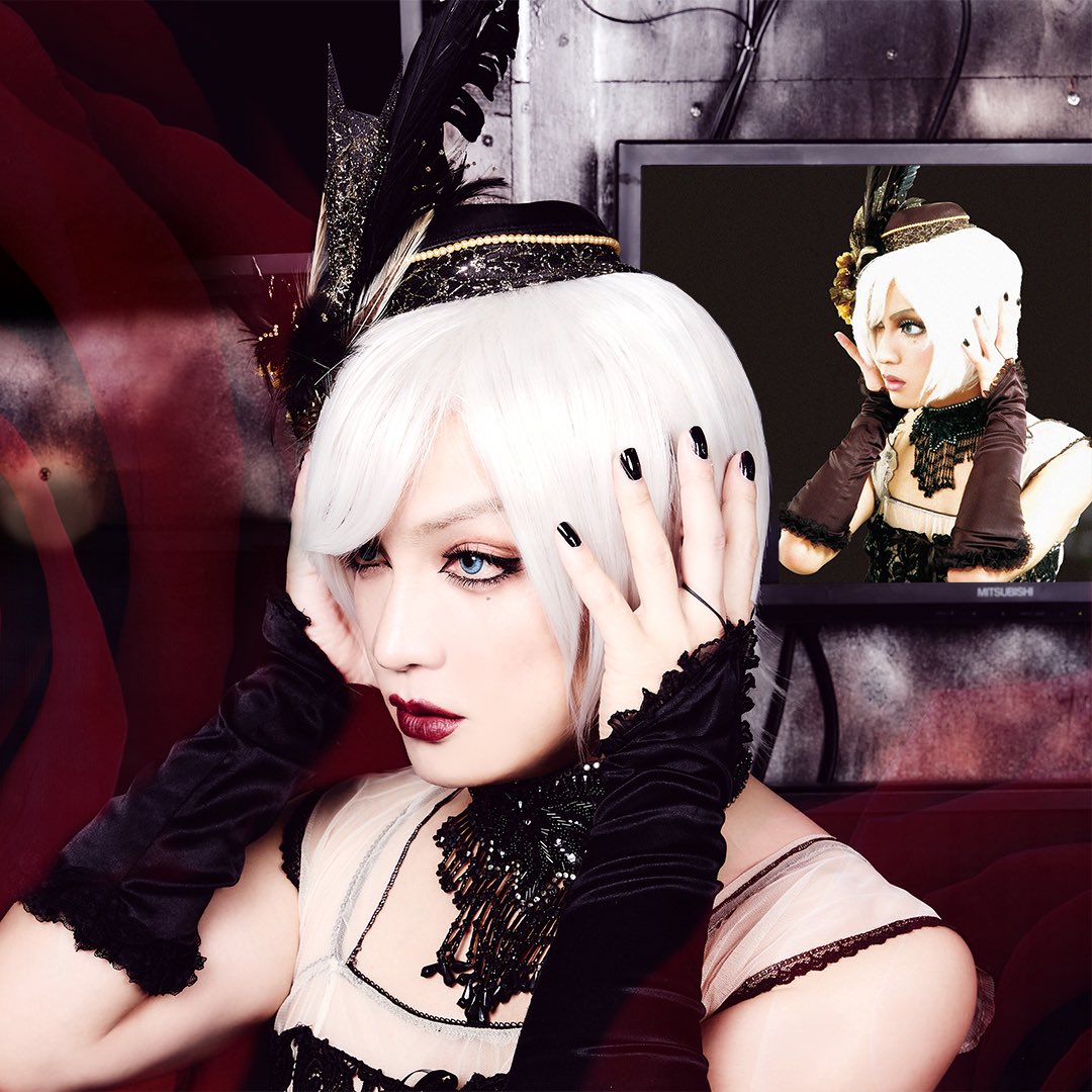 Kaya_rose's tweet photo. 6月23日。ソロ初ライブから20年目の今日です。いろんなことがあったけど、ずっと止まることなく歌い続けることが出来ているのは、Addict皆様のお蔭です。いつも本当にありがとう。そして支えてくれるスタッフ達、関係者皆様も本当にありがとうございます。
私の歌を必要と言ってくれて、ありがとう。私歌い続けます。これからもよろしくね。
一緒に美しく生きていきましょう。