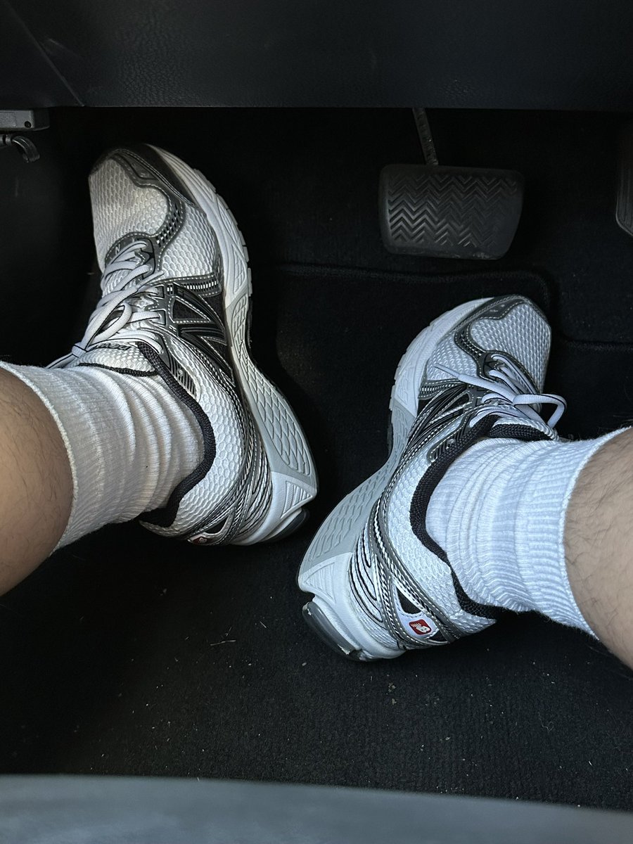 ericcc36's tweet photo. 想看看你的條紋白襪🤤 https://t.co/jbDCVJxWjZ