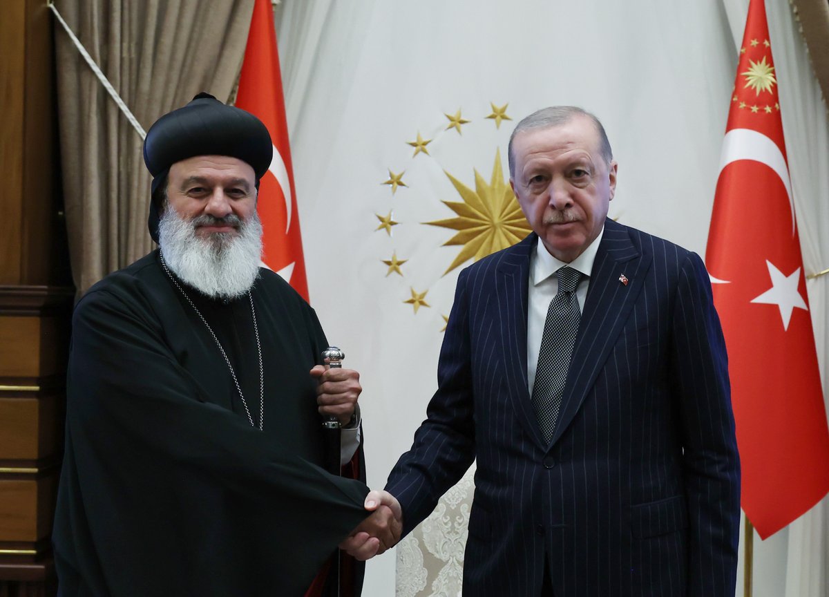 RTEdijital's tweet photo. Cumhurbaşkanımız @RTErdogan, Süryani Ortodoks Kilisesi Patriği Mor İğnatius II. Efrem Kerim ve beraberindekileri kabul etti. https://t.co/3mjxbDfQEs