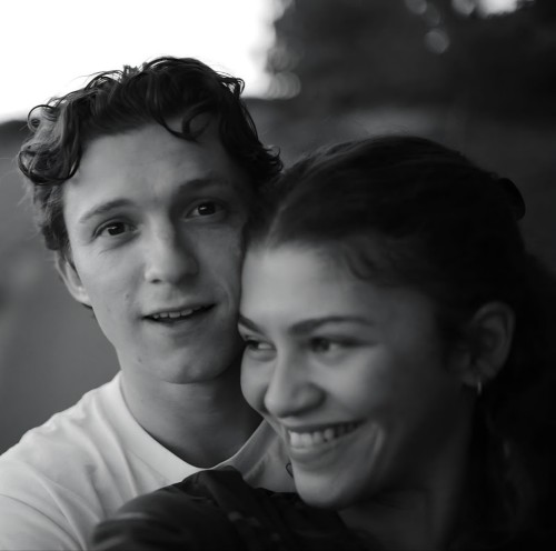 TomdayaTimeline's tweet photo. zendaya always shares the most beautiful pictures of tom and her https://t.co/wsY4m4DBtN