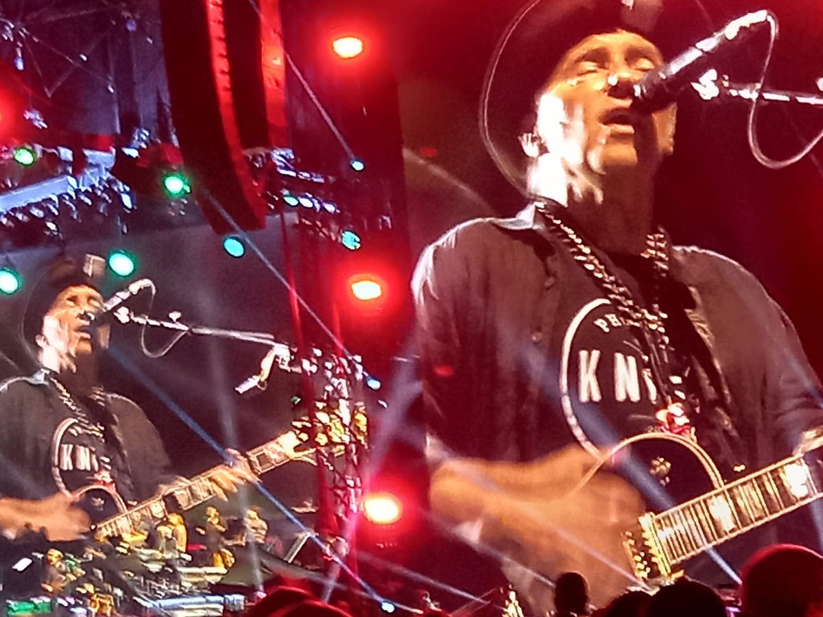 VLafora's tweet photo. @StanislasPetit @springsteen @Mosqueter4 @PaulApp0505 @BDoltri @ToonTravels @tommymcc321 @Paulhaider74 @NJMusicFun2 @jkd1969 @BrinkkBaby @mkc0rleone @Emma48998116 @ABessai @CarmenglsMate @AJDMaru @resident219 @werthro @GracianaXXI @AidaBSanchez @Saramarfer Merci Stanilas. Bon mardi.
Enjoy your #SpringsteenTuesday
Come on ππβ! https://t.co/hj1r5ry6h1
