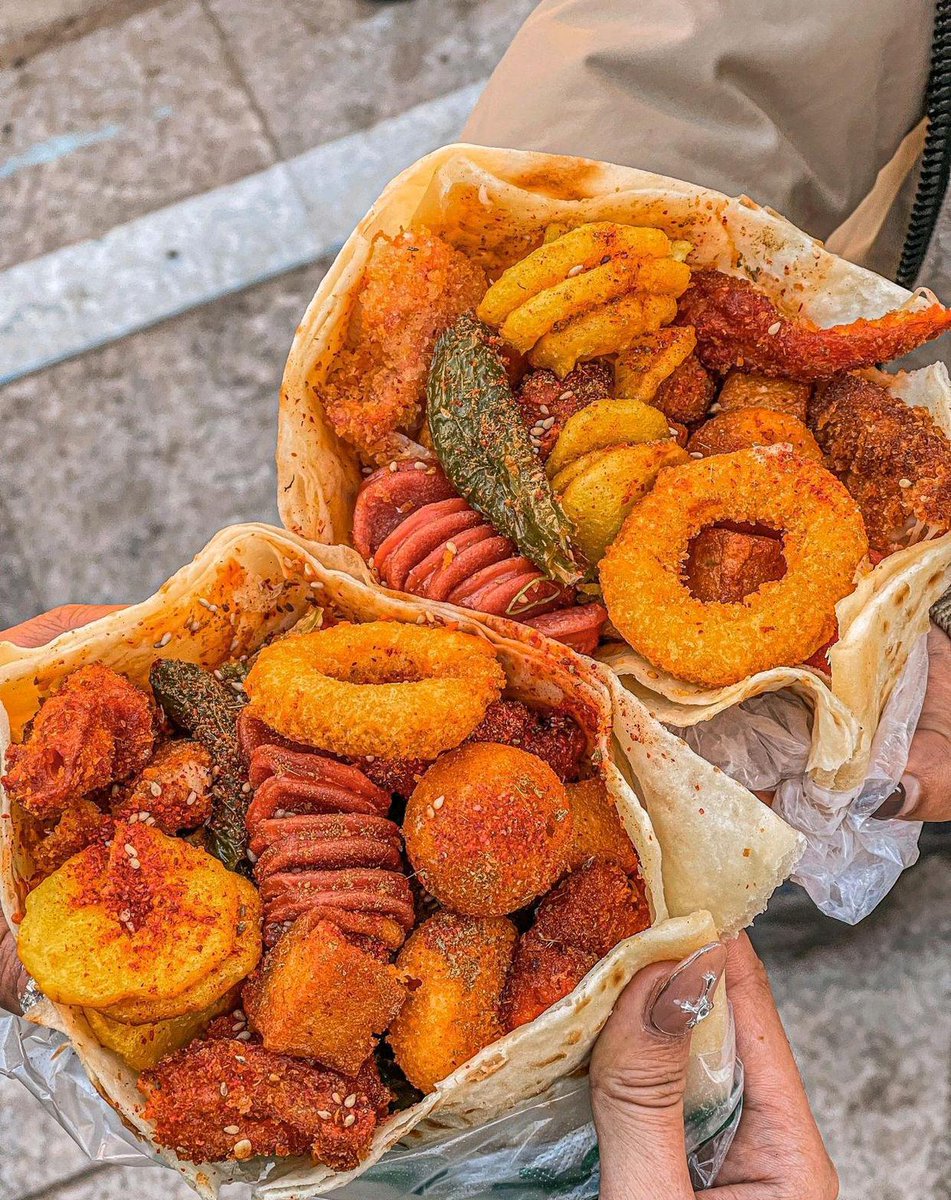 un8gtapCnwpEiE7's tweet photo. Midnight street snack hit: Crispy fried skewers with spicy cumin, every bite hits different after a long day https://t.co/Wj9F2PnXgd