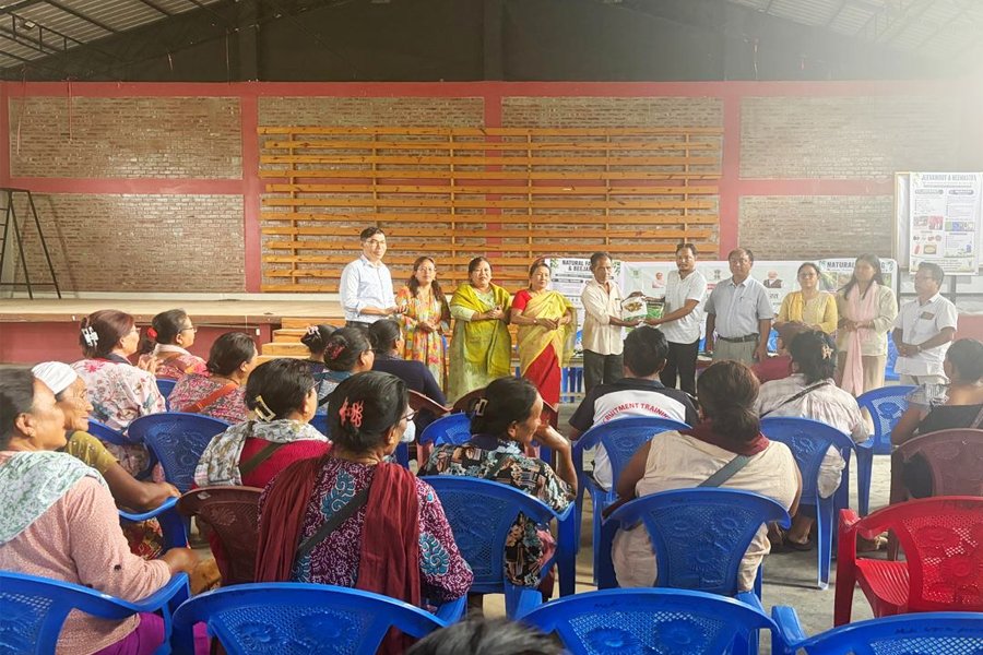 kvkchandel's tweet photo. Awareness on Balance use of fertilizer, Vermi composting and Soil testing conducted at Modi for the farmers of Modi and Chandel Khubul.

#KhetBachaoAbhiyan https://t.co/2fOCjTKm27