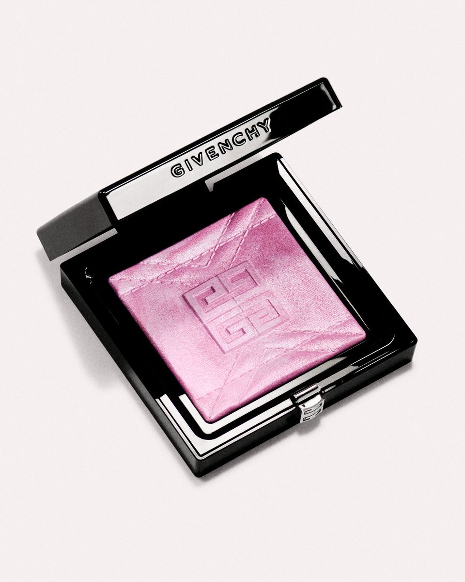 GivenchyBeautyJ's tweet photo. 【ベストコスメ受賞製品 プレゼント キャンペーン】
上半期ベストコスメを多数受賞した「PFCT・セラム・リップオイル」と「プリズム・リーブル・デュアルトーン・ハイライター」をセットで計3名にプレゼント。

@GivenchyBeautyJ をフォロー＆この投稿をリポストで応募完了。
〆：6/29（月）23:59

※お色味はお選びいただけません