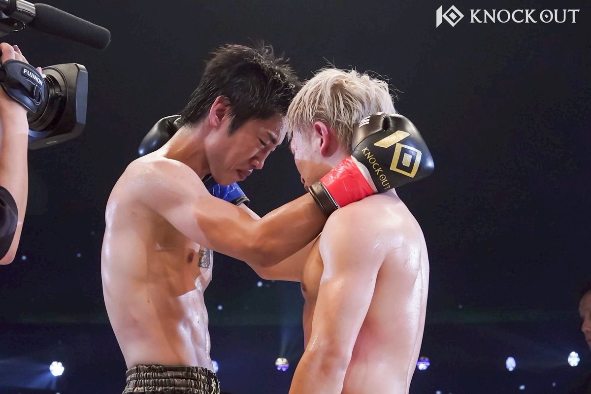 koukitomimura's tweet photo. 対戦受けてくださった森岡選手本当にありがとうございました！
森岡選手との試合だったからこんなに盛り上がったしどんなに殴っても前に出てきて殴り合ってくれるから打ち合いも楽しかった
初めてこんなに楽しい殴り合いした

試合外でも試合中でも森岡選手の男気を感じました https://t.co/5raDCuearp