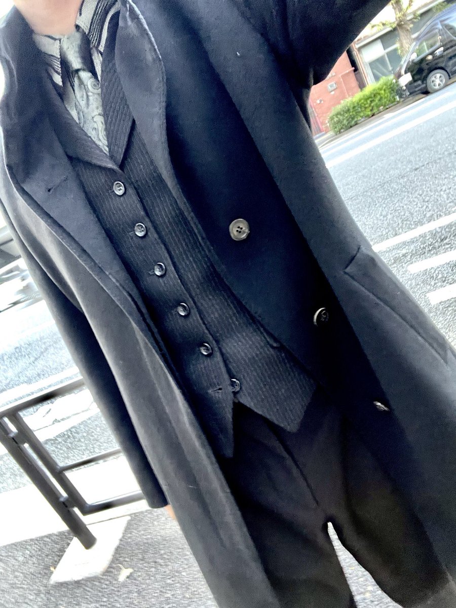 u_aousg's tweet photo. こういうので良ければ、世のロリィタの隣を歩く男性の服装をコーディネートさせてほしいよ…
かっこよくてかわいいバディが世に増えたら最高だよね https://t.co/iH6FSJaJTE