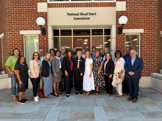 gilmajimenez's tweet photo. ACF and @NatlHeadStart hosted nearly 20 Head Start directors in DC to renew the program’s commitment to kids. ACF highlighted priorities: local flexibility, parent engagement, health, nutrition and federal-local grant setup. https://t.co/KkfvdtckSq