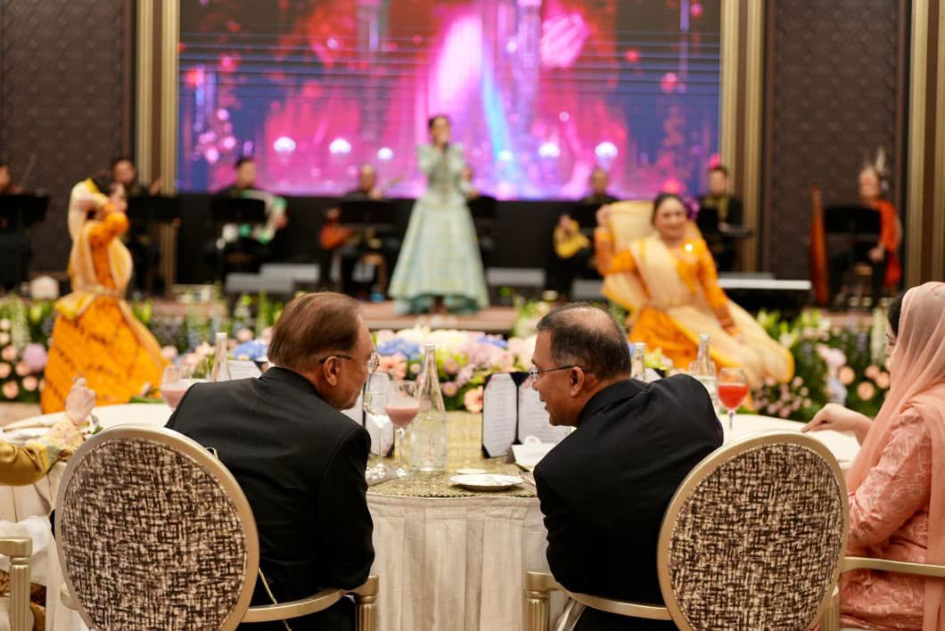 BDMOFA's tweet photo. "My wife, Dr Zubaida Rahman, and I extend our heartfelt gratitude to Prime Minister Anwar Ibrahim and his gracious wife, Dr Wan Azizah binti Wan Ismail, for their incredibly warm welcome and hospitality.

We are deeply touched by the friendship, gesture, and goodwill extended by the government of Malaysia and its friendly people. My discussions with Prime Minister Anwar Ibrahim reaffirm the enduring bonds between Bangladesh and Malaysia, going beyond our shared commitment to greater cooperation, prosperity, and regional progress. 

This is a cherished relation that dates back many decades to the time when my father Shaheed President Ziaur Rahman was the President and my mother Begum Khaleda Zia was the Prime Minister of Bangladesh.

I also convey my sincere appreciation to His Majesty the King of Malaysia, Sultan Ibrahim ibni Sultan Iskandar, for his time and warmth during our meeting.

Bangladesh greatly values the bilateral and multilateral ties with Malaysia. We are proud of the people-to-people connectivity that binds our two nations across various sectors and all walks of life. 

Following my first state visit as Prime Minister, I look forward to working closely with Prime Minister Anwar Ibrahim to further strengthen our multifaceted partnership with Malaysia."

--- Hon'ble Prime Minister of Bangladesh