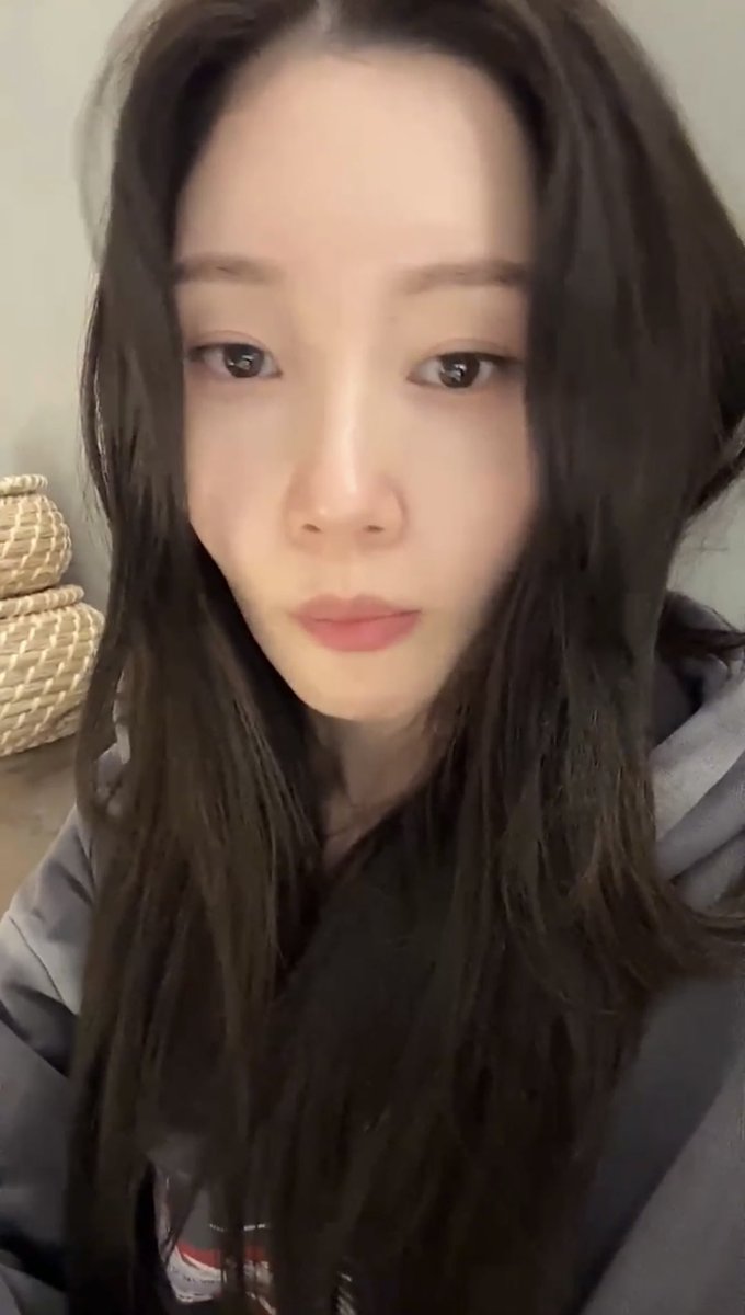 jcy_1201's tweet photo. 260623 정채연 버블 라이브
#정채연 #JungChaeYeon https://t.co/trPikB5X3w