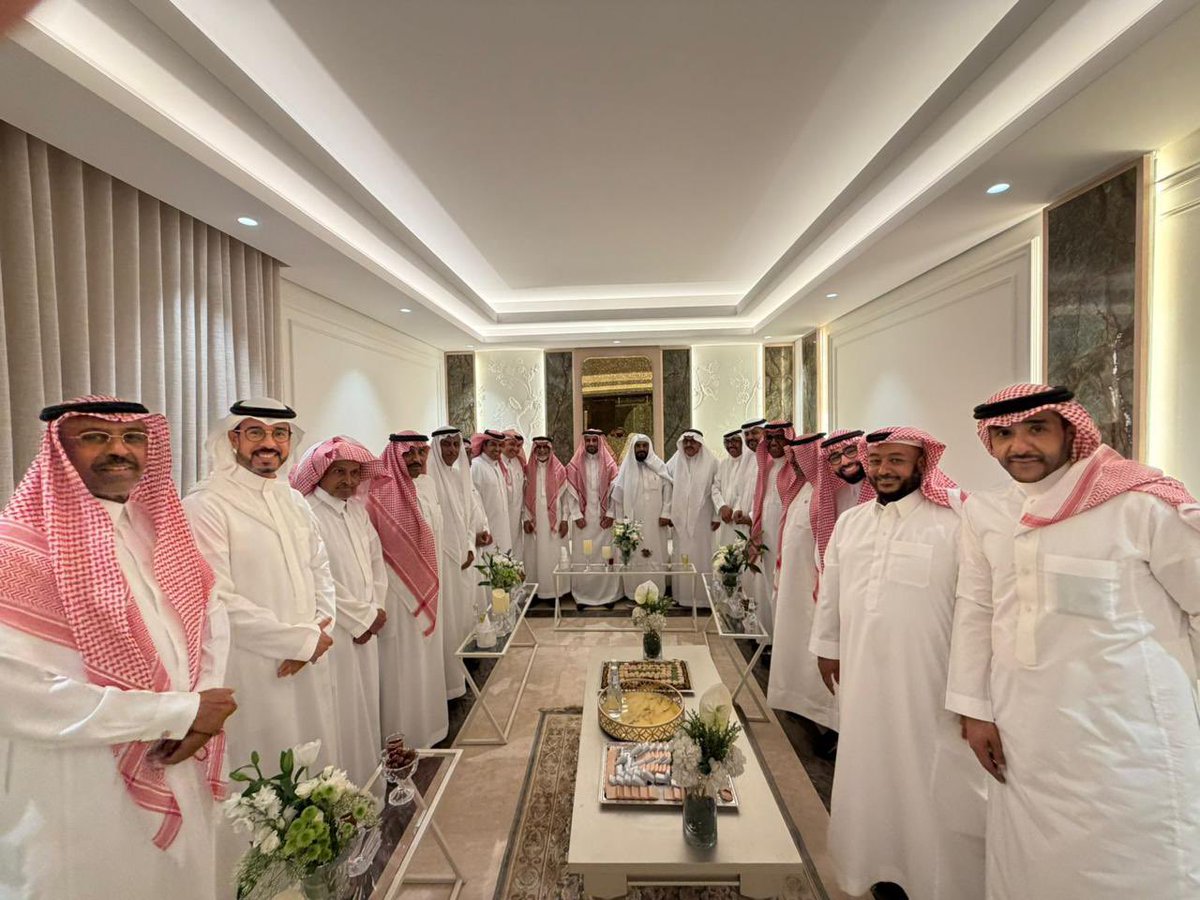 269saud4's tweet photo. تم بحمدالله وتوفيقه عقد قران الابن صالح بن سعود بن صالح بن مصيبيح على كريمة الاخ العزيز اللواء بدر بن عبدالله الدويس بحضور عدد من الاقارب من اسرتي المصيبيح والدويس.     بارك الله لهما وعليهما وجمع بينهما بخير  مليون مبارك  ودعواتنا للعروسين بالتوفيق والسعادة والذرية الصالحة.   ماشاء الله تبارك الله