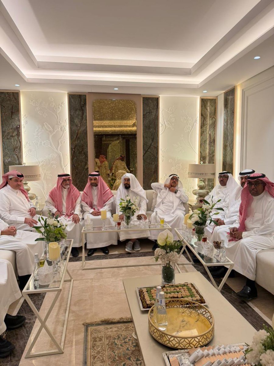 269saud4's tweet photo. تم بحمدالله وتوفيقه عقد قران الابن صالح بن سعود بن صالح بن مصيبيح على كريمة الاخ العزيز اللواء بدر بن عبدالله الدويس بحضور عدد من الاقارب من اسرتي المصيبيح والدويس.     بارك الله لهما وعليهما وجمع بينهما بخير  مليون مبارك  ودعواتنا للعروسين بالتوفيق والسعادة والذرية الصالحة.   ماشاء الله تبارك الله