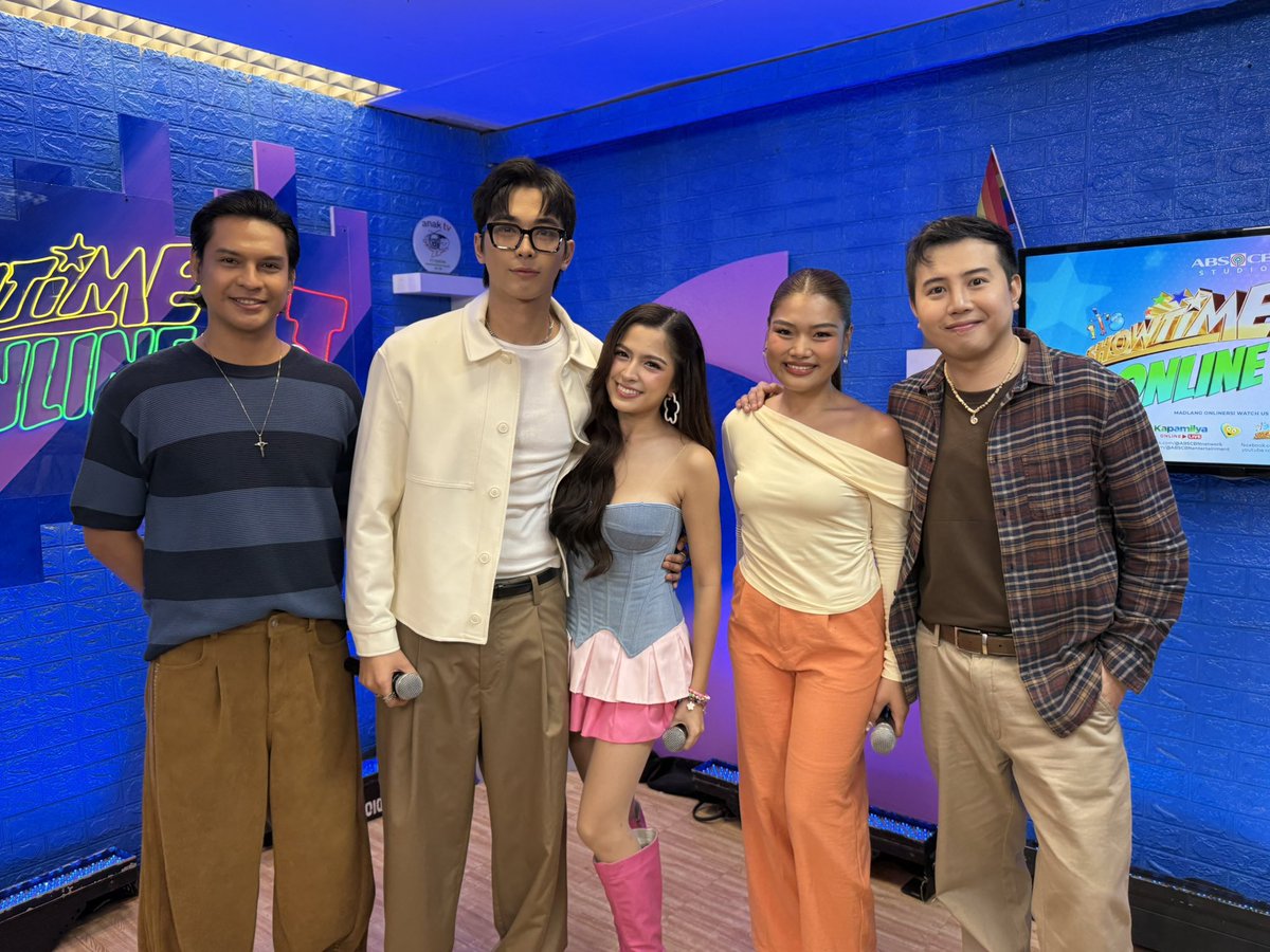 kylineko's tweet photo. ganito pla dpat mag papicture

#Gelex https://t.co/QaI0p5m8KA