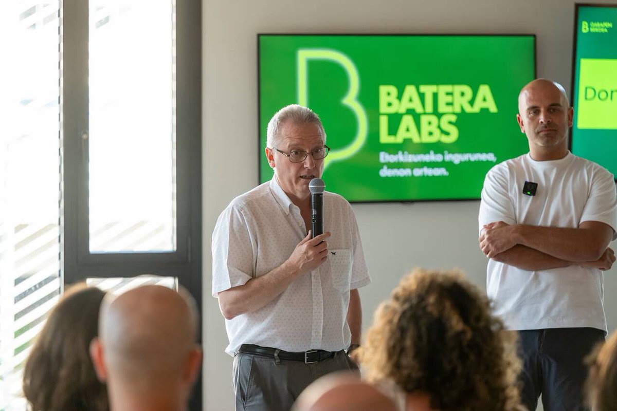 OrainIngurumena's tweet photo. 🌍 Donostialdeak klima-aldaketaren aurrean irtenbide partekatuak eraikitzen jarraitzen du.

✅ #BateraLabs-en bigarren saioan, 40 eragilek klima-erronkei aurre egiteko proposamenak landu eta lehenetsi dituzte.

💡 Herritarrek dagoeneko 130 proposamen baino gehiago egin dituzte. https://t.co/76TqNVNIeL