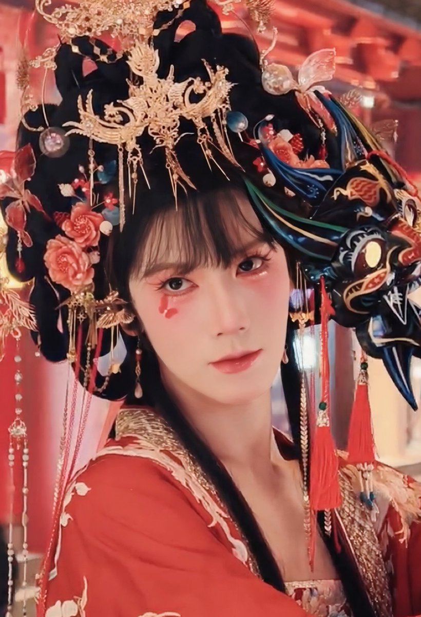 honeytenl's tweet photo. นี่ก็ยังไม่มูฟออนกับลุคนี้สักทีㅠㅠ ความสวยสร้างเรื่องสุดดๆ ㅠㅠㅠㅠ https://t.co/UgBPmeQwot