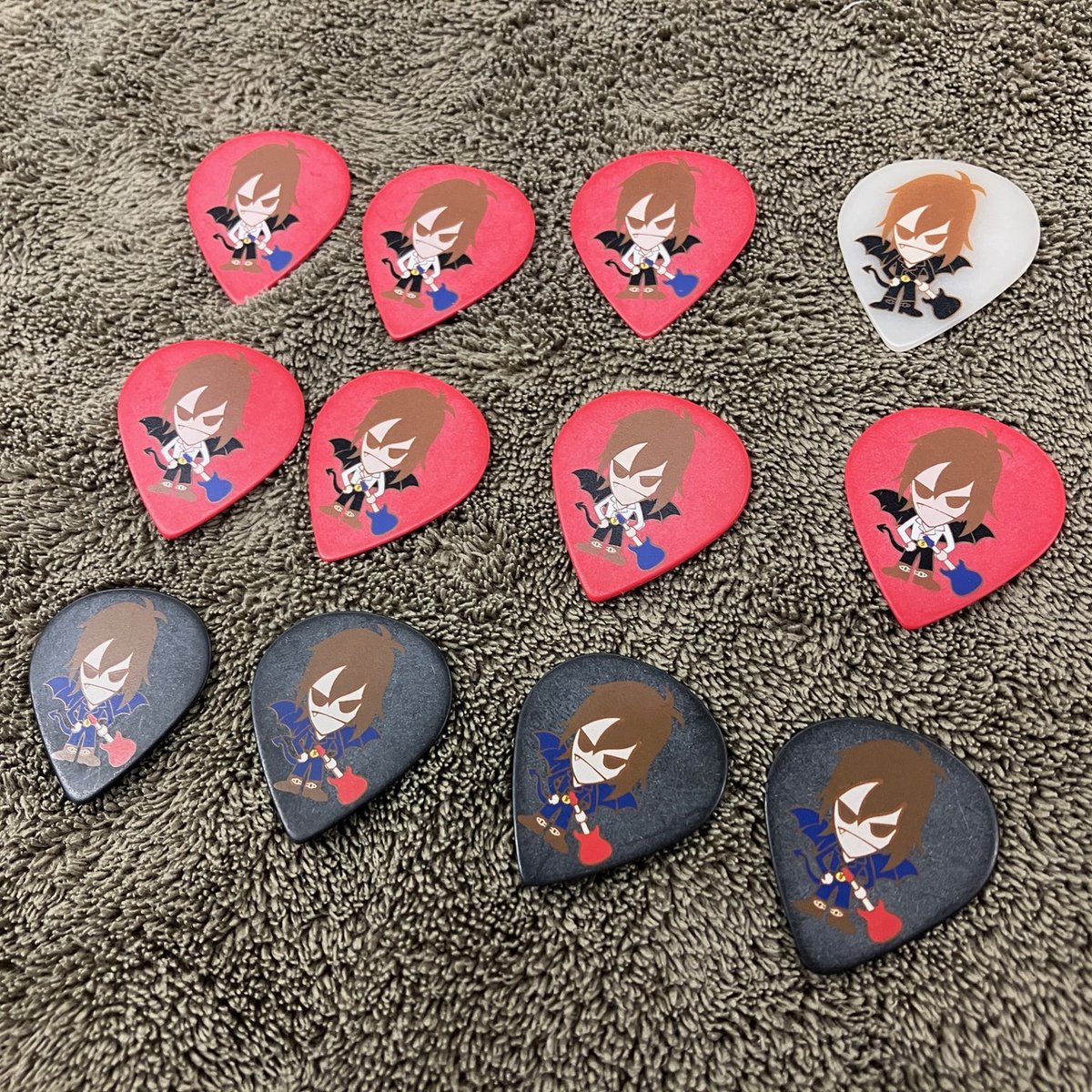 桜山本店】 弊社倉庫デッドストック品のFernandesピックをWebに掲載