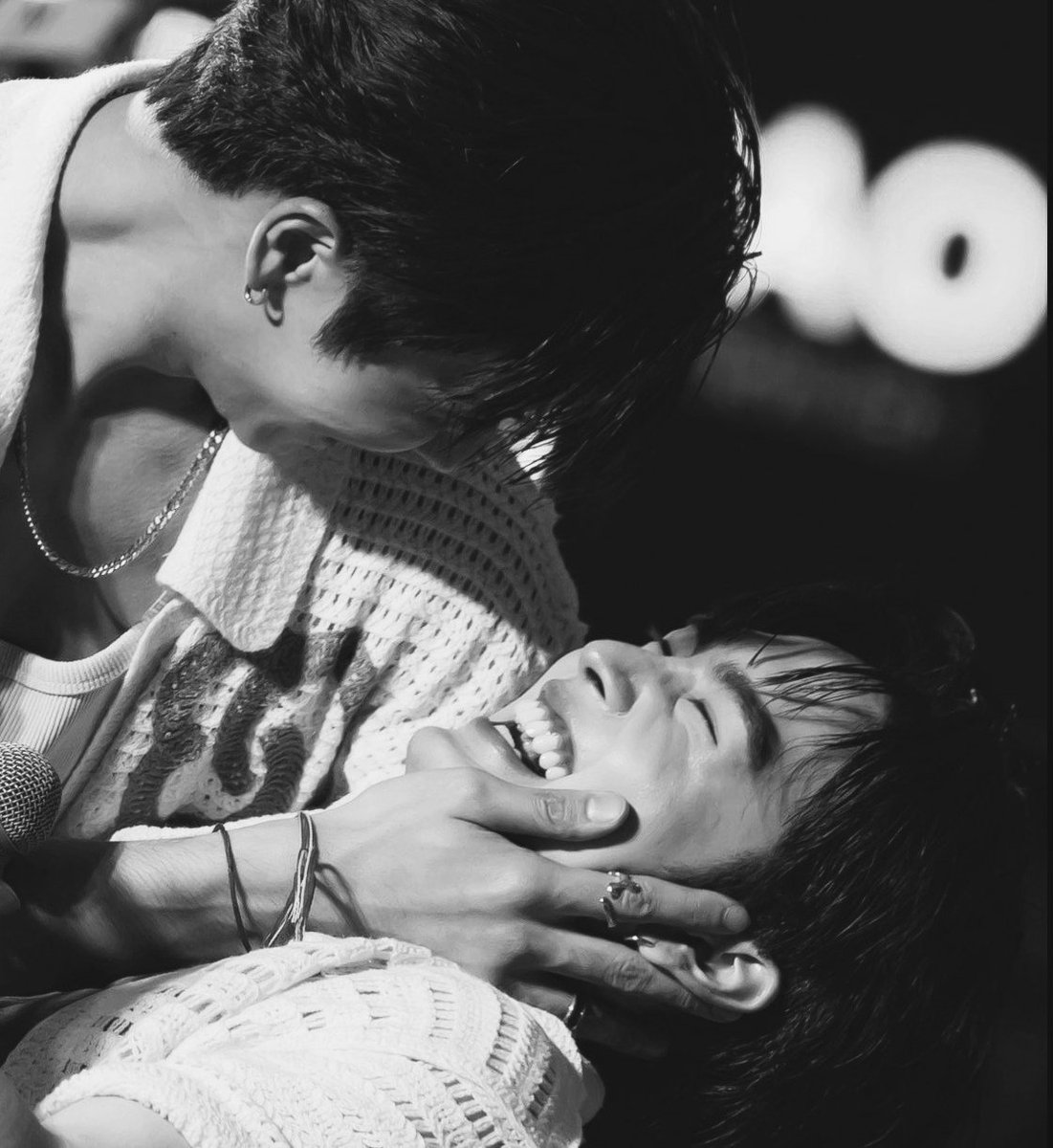 PSDglobalstats's tweet photo. If peace had a scene, it would look exactly like this moment between them. 🖤🤍

#PerthTanapon #Santapp
#PerthSanta  #เพิร์ธแซนต้า https://t.co/dRNWTyzlSx