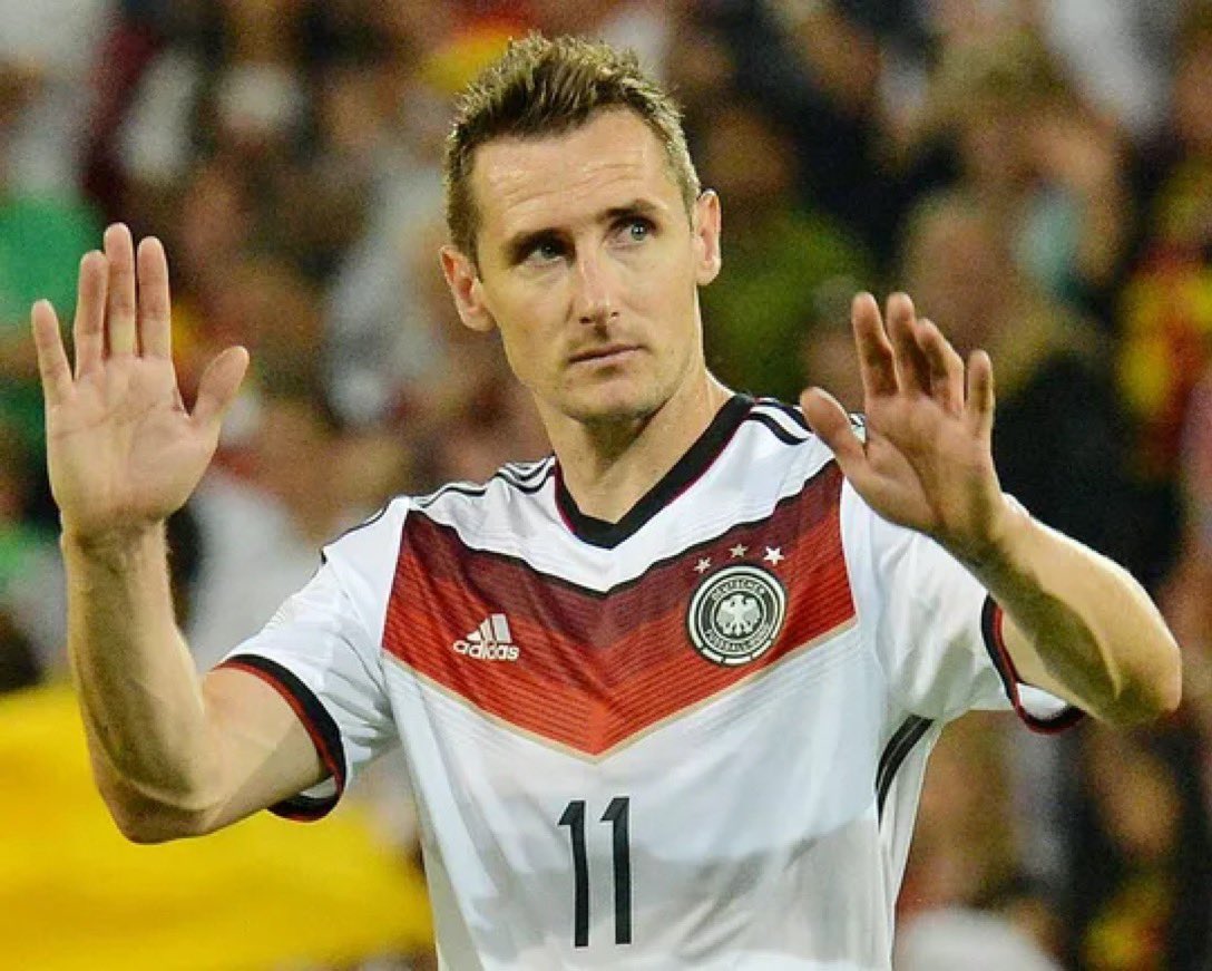 07jk6's tweet photo. لا يزال أفضل هداف في كأس العالم على الإطلاق

بدون أي إساءة للمعزه ميسي  لكن كلوزه فعل ذلك بدون أي ركلات جزاء☝️❤️🐐. https://t.co/PXgil3Tvrx