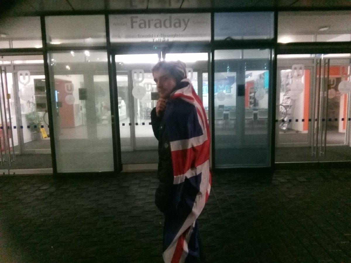 BWoodzy99's tweet photo. I was a few months too young to vote on this day in 2016, but had lots of fun over the following years to 'Get Brexit Done' in various guises π¬π§
#VoteLeave
#OTD https://t.co/VDJ7HjP5Ik