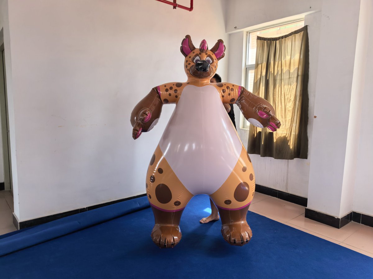 BeileCo's tweet photo. Inflatable suit show time
#inflatablesuit
#inflatablebear
#inflatableastronautsuit
#inflatablesheepsuit
#inflatabletoy https://t.co/mapcyhFyGH