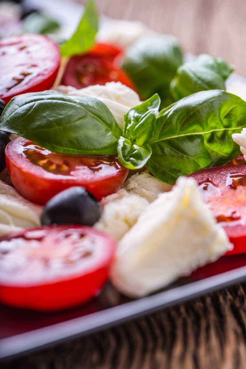 kosmoszy's tweet photo. Just whipped up creamy tomato basil pasta in 15 mins  Fresh basil from my windowsill = game changer for the flavor! https://t.co/7WNd8rejaI