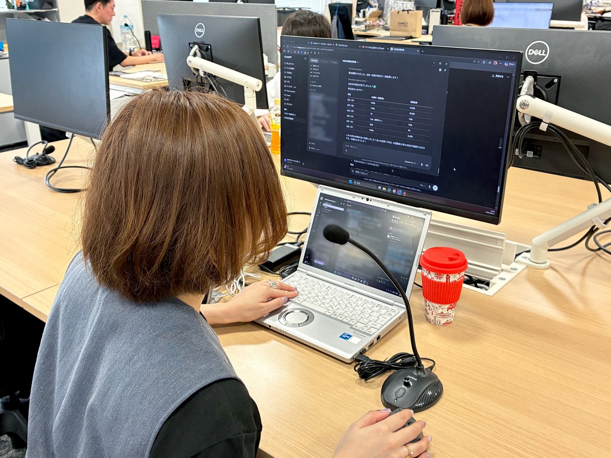 GMOGroup's tweet photo. 8,300人が「声でAI」を使う環境へ🗣️🎙️

「プロジェクト・ウィスパー for AI byGMO」始動🔥

全オフィスの全席に高機能マイクを設置し、声でAIを使う環境を整えます。

#GMOインターネットグループ https://t.co/Maqg3n8c6w