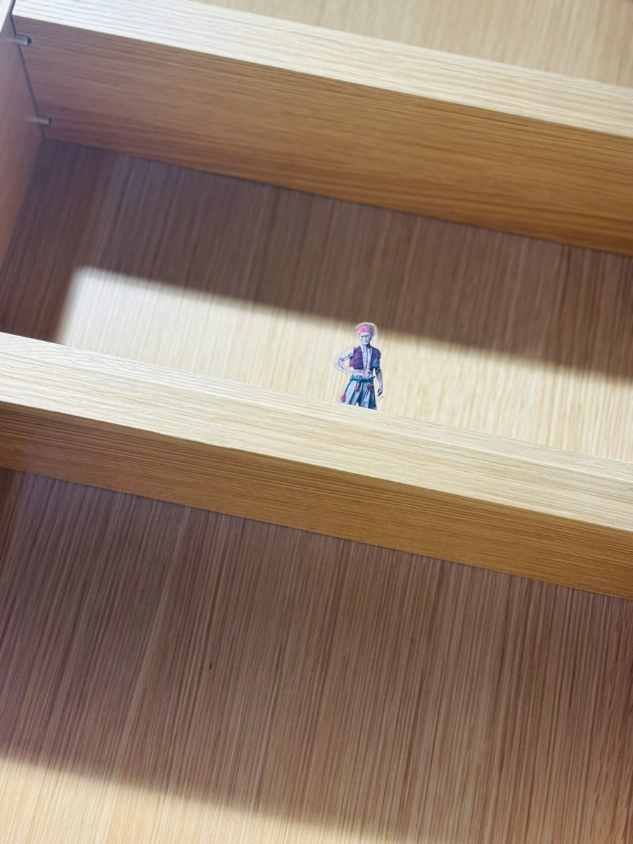 ac1059_stage's tweet photo. 鬼滅舞台、MoN(Box1000)のロビーの壁を無限城に見立ててアクスタ配置してあるの面白い https://t.co/SazO8dmnsz