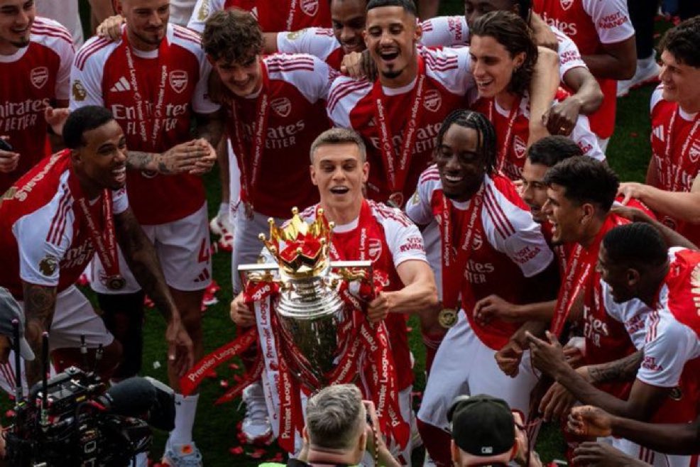 DaddyGooner14's tweet photo. @Arsenal 🎵Trossard again ole ole🎵 https://t.co/MeCYj8f5ee