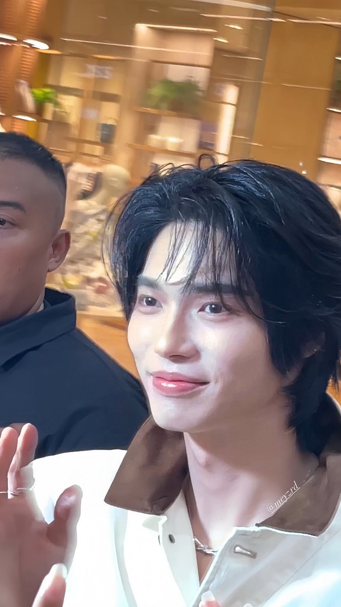 vaasyrff's tweet photo. cakep amayy @winmetawin 🫵🏻✨

#PradaBeautyxWin #winmetawin #GMMTV https://t.co/Irei7wOVrG