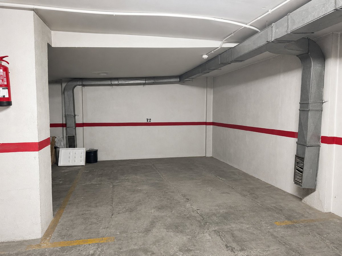 ExpInmobiliario's tweet photo. SE VENDE VIVIENDA DE 124 M, DISTRIBUIDA EN 4 DORMITORIOS, 2 BAÑOS, COCINA INDEPENDIENTE Y SALÓN.  INCLUYE PLAZA DE GARAJE Y TRASTERO. PI10335.

¿Quieres verlo? ¡Llámanos ya y pide tu cita!

☎ (+34) 685 88 20 30
📧 info@expertoinmobiliario.com
Más Info: https://t.co/YlkbBmI9Sa https://t.co/ySW8SVx4oh