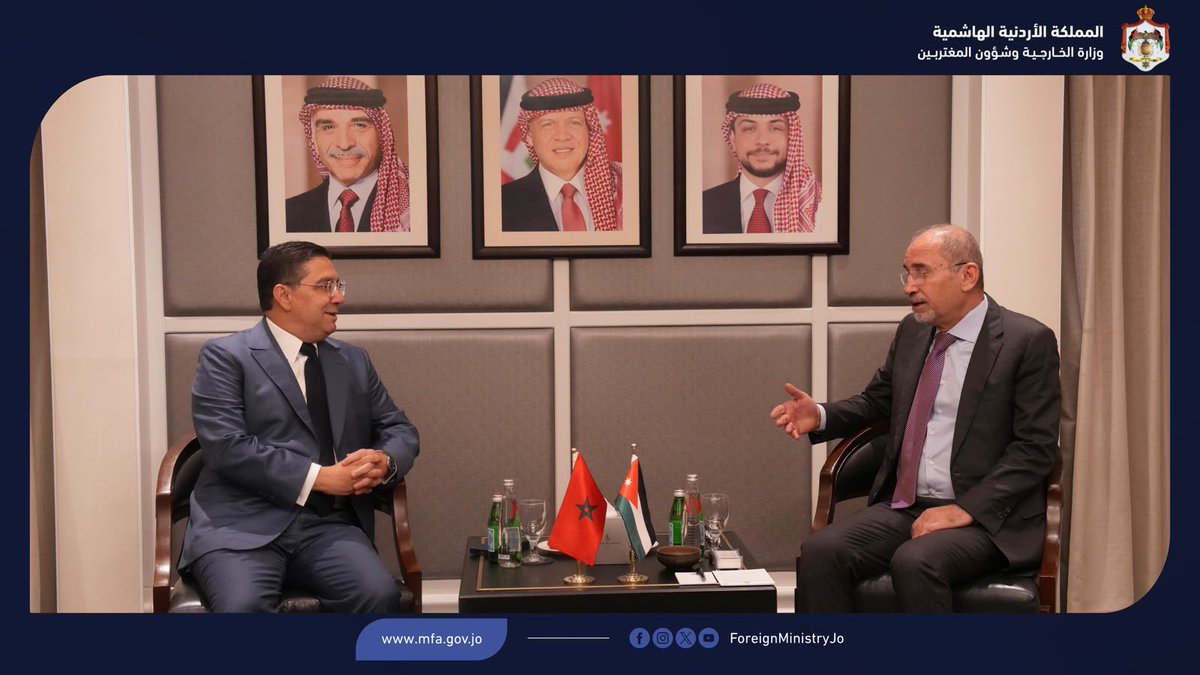 ForeignMinistry's tweet photo. يجري الآن نائب رئيس الوزراء ووزير الخارجية وشؤون المغتربين أيمن الصفدي @AymanHsafadi مباحثات موسّعة مع وزير الشؤون الخارجية والتعاون الأفريقي والمغاربة المقيمين بالخارج في المملكة المغربية الشقيقة ناصر بوريطة، في عمّان. 

#الأردن 
#المغرب 

🇲🇦🇯🇴 https://t.co/fRhU3UrSTZ