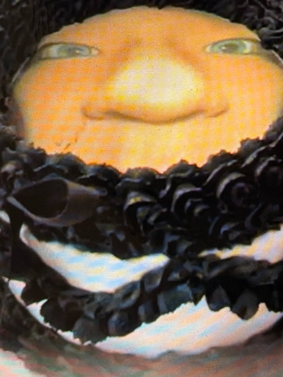 _quatrejuinx's tweet photo. adp’s anniversary cake is so cute but why is there also peanut tarzzan cake omg?🤣 https://t.co/mjtq3Pca3Z