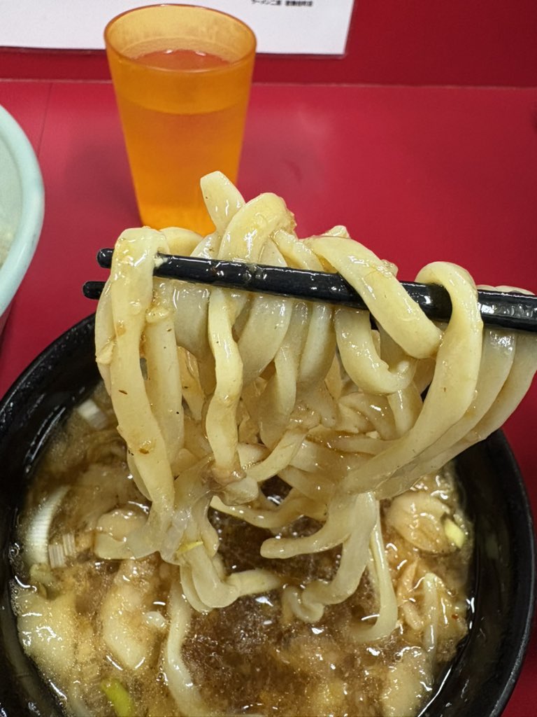 yuri_ta575's tweet photo. ラーメン二郎新宿歌舞伎町店

大つけめんニンニクアブラカラメ

今日も君はパンチ効きまくりで美味かったです。いつもありがとう。 https://t.co/gmj09h3QS2
