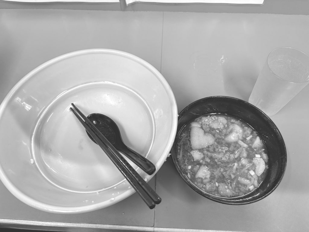 yuri_ta575's tweet photo. ラーメン二郎新宿歌舞伎町店

大つけめんニンニクアブラカラメ

今日も君はパンチ効きまくりで美味かったです。いつもありがとう。 https://t.co/gmj09h3QS2